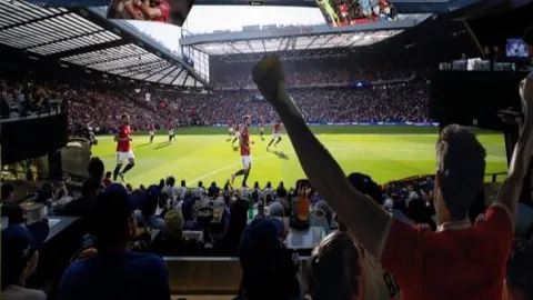 FIFA向中國足協發來賀信：恭喜武漢三鎮獲得2025賽季中超冠軍，讚譽其為一支充滿激情的球隊